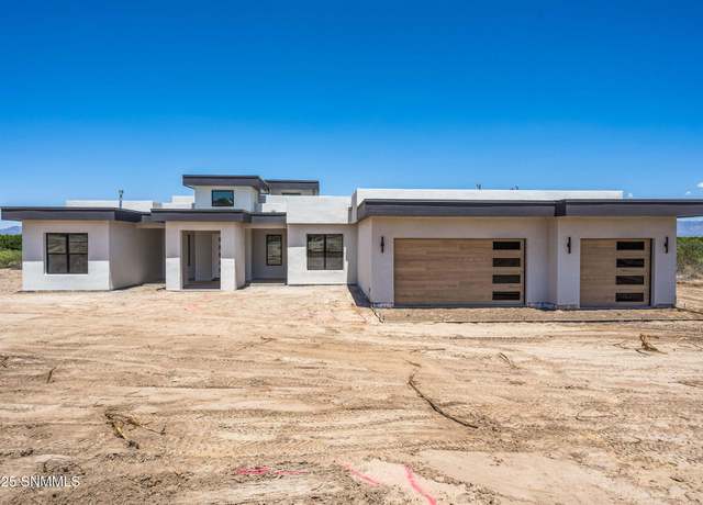 Property at 2133 Mesilla Hills Dr, Las Cruces, NM 88005, 4 beds, 2.5 baths