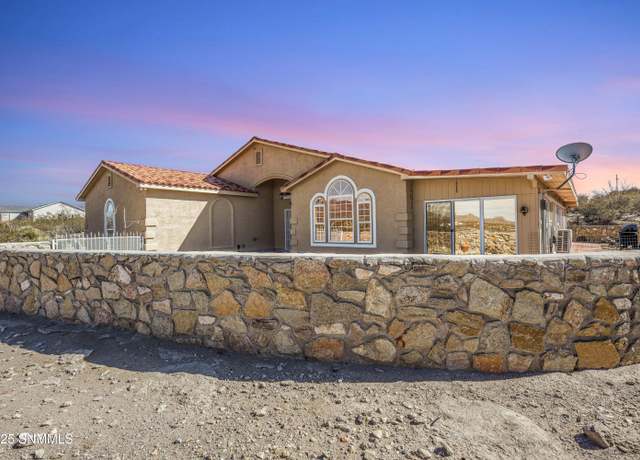 Property at 2050 Rincon De Amigos, Las Cruces, NM 88012, 3 beds, 2 baths