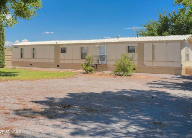 Property at 3535 Westview Ave, Las Cruces, NM 88007, 3 beds, 2 baths