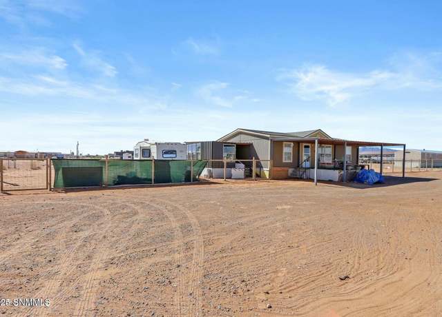 Property at 1029 Saturn Dr, Chaparral, NM 88081, 3 beds, 2 baths