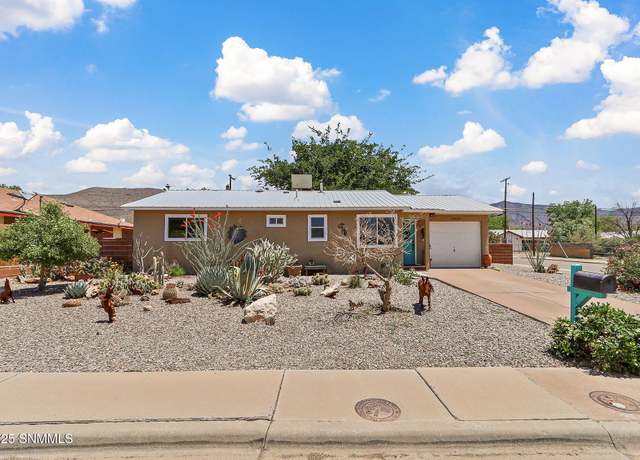 Property at 2300 Oregon Ave Ave, Alamogordo, NM 88310, 3 beds, 1 bath