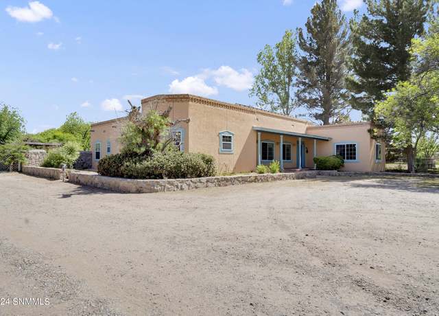 Property at 2605 Nieve Ln, Las Cruces, NM 88005, 3 beds, 2 baths