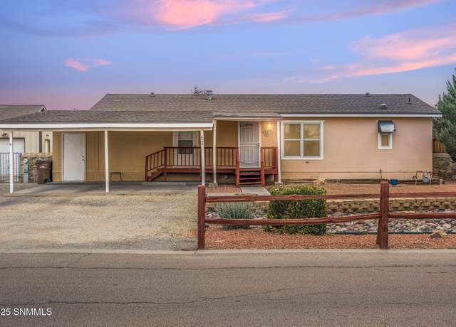 Property at 2990 Petunia Ln, Las Cruces, NM 88007, 3 beds, 2 baths
