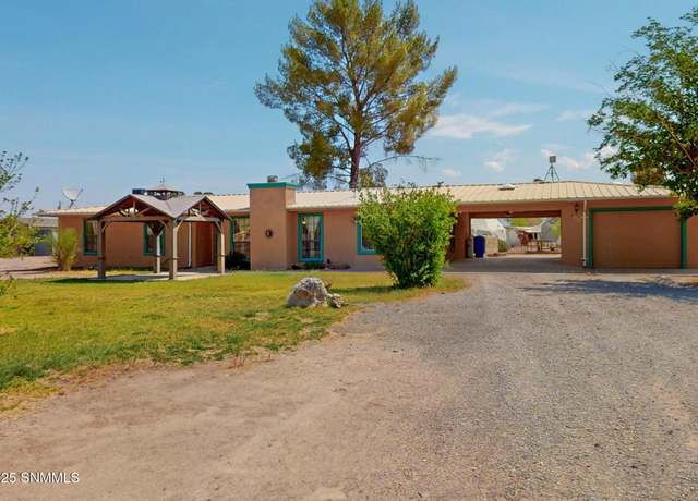 Property at 3660 Arcilla Pl, Las Cruces, NM 88005, 4 beds, 2 baths