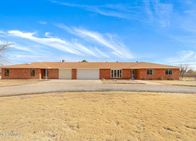 Property at 649 W Taylor Rd, Las Cruces, NM 88007, 5 beds, 3.5 baths