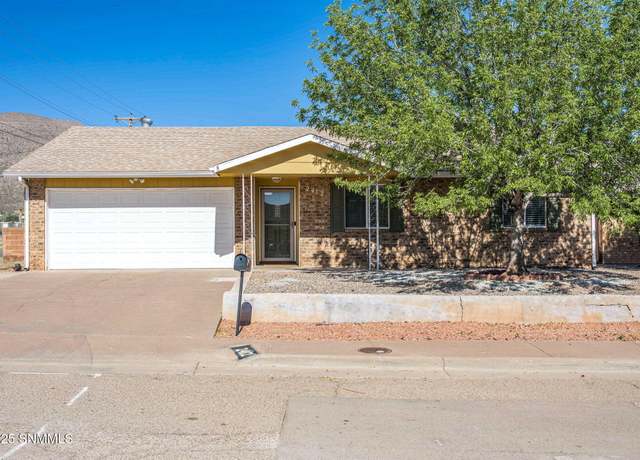 Property at 2412 Iowa Ave, Alamogordo, NM 88310, 3 beds, 2 baths