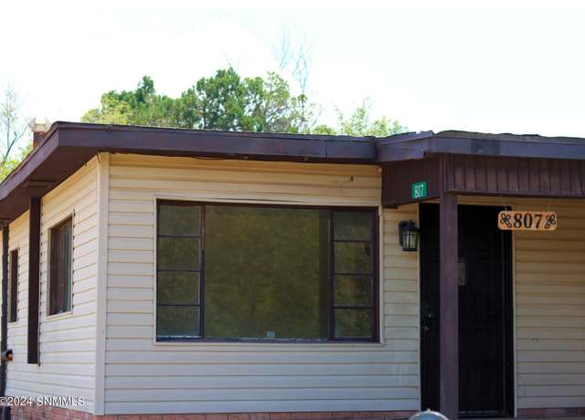 Property at 807 Escondida St, Santa Clara, NM 88026, 3 beds, 1 bath