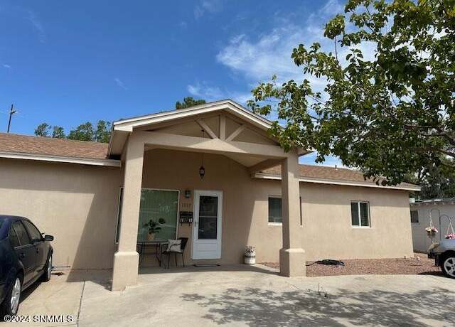 Property at 1717 Foster Rd, Las Cruces, NM 88001, 3 beds, 2 baths