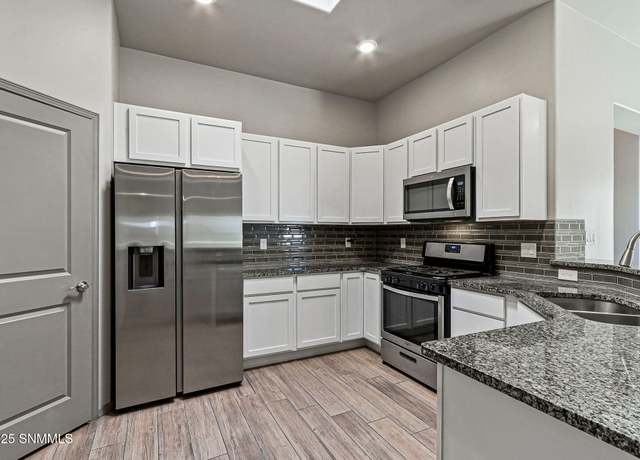 Property at 2993 Don Buck Dr, Las Cruces, NM 88011, 3 beds, 2 baths