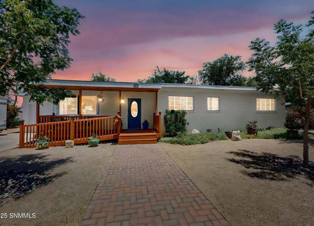 Property at 150 Roberts Dr, Las Cruces, NM 88005, 3 beds, 2 baths