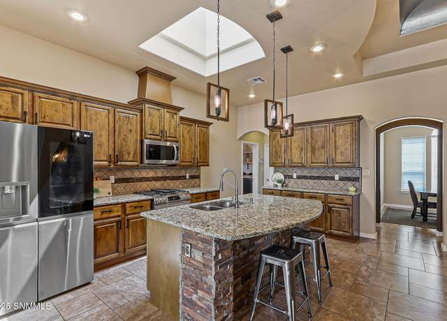 Property at 2403 Tesuque Pl, Las Cruces, NM 88011, 3 beds, 2 baths
