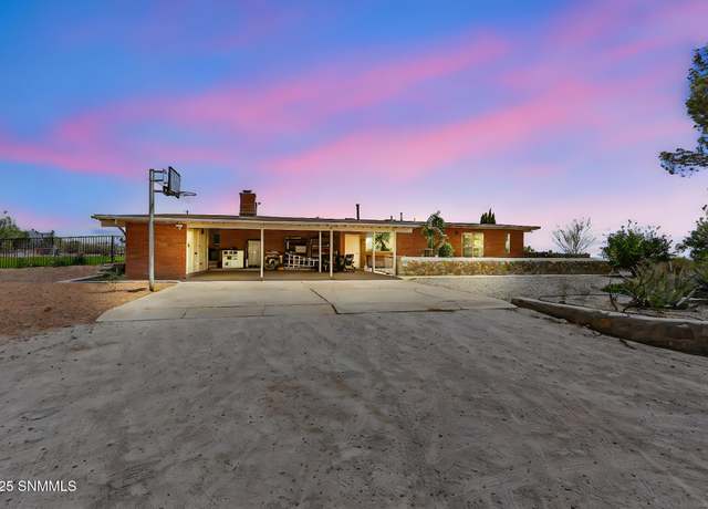 Property at 4040 Cholla Rd, Las Cruces, NM 88011, 7 beds, 3 baths
