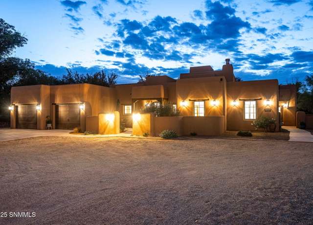 Property at 2160 Calle Del Norte, Las Cruces, NM 88005, 3 beds, 3.5 baths