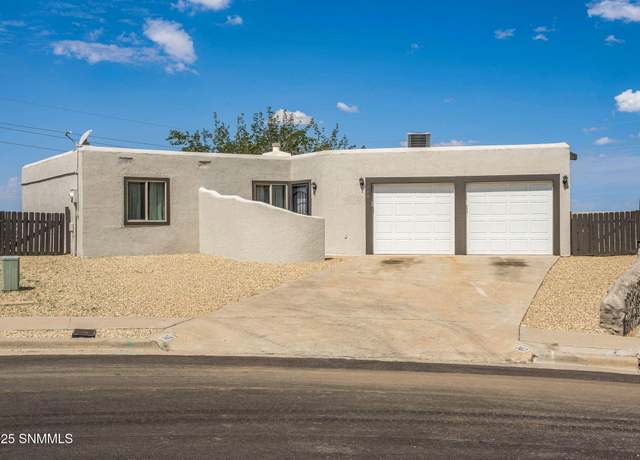 Property at 740 Lariat Dr, Las Cruces, NM 88011, 3 beds, 3 baths