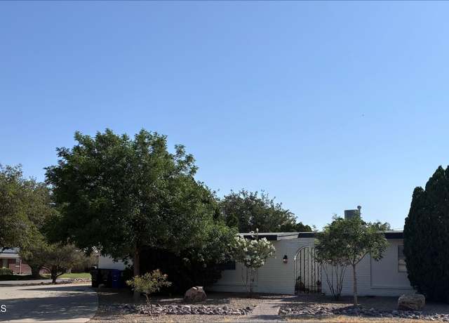 Property at 320 Capri Arc, Las Cruces, NM 88005, 3 beds, 2 baths