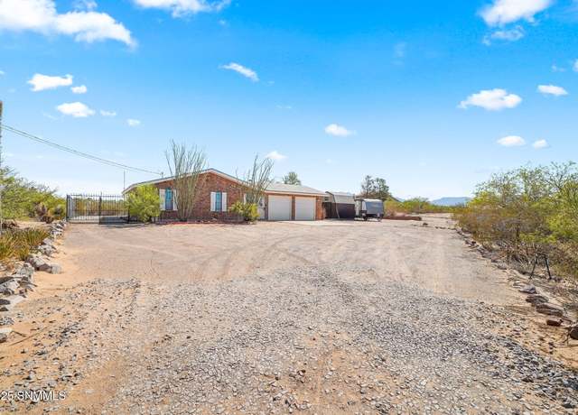 Property at 4835 Las Alturas Dr, Las Cruces, NM 88011, 4 beds, 3 baths