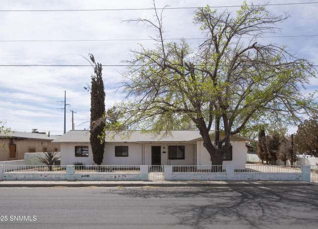 Property at 920 E Bowman Ave, Las Cruces, NM 88001, 4 beds, 2 baths