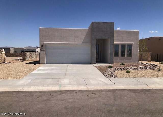 Property at 6540 Blackbird Rd, Las Cruces, NM 88012, 4 beds, 2 baths