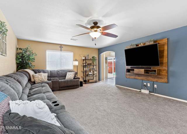 Property at 5115 Kensington Way, Las Cruces, NM 88012, 3 beds, 2.5 baths