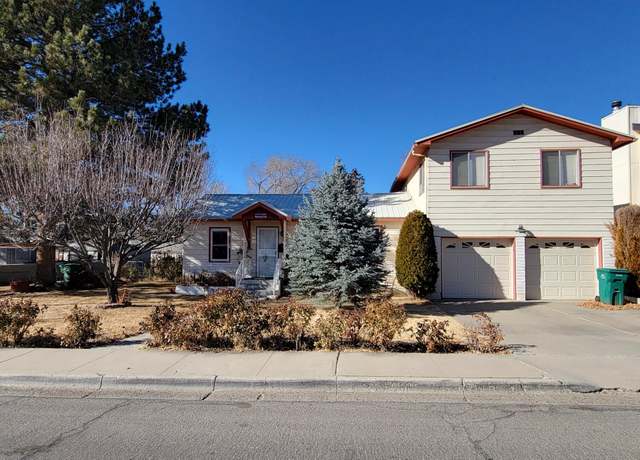 Property at 705 N Monterey Ave, Farmington, NM 87401, 4 beds, 2 baths