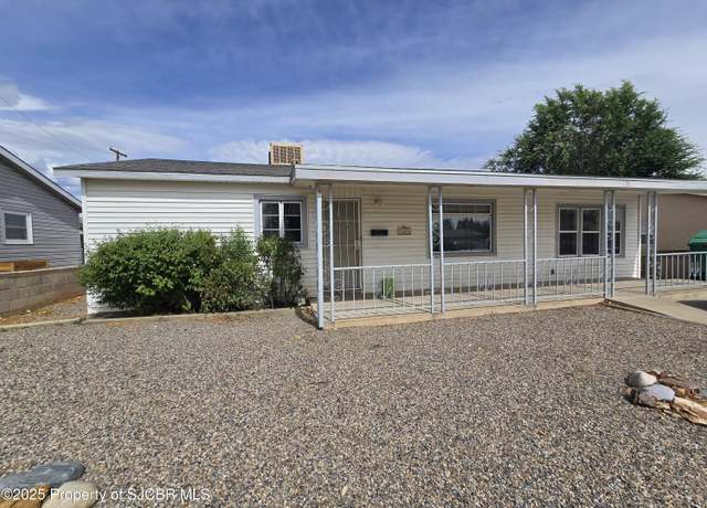 Property at 1604 N Cochiti Ave, Farmington, NM 87401, 3 beds, 2 baths