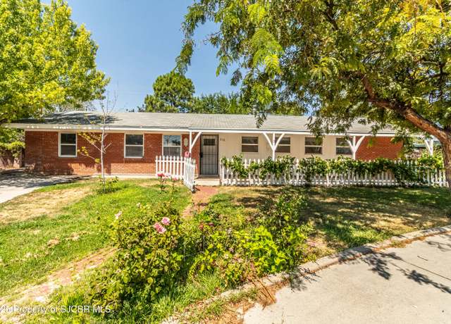 Property at 212 W Sunset Pl, Farmington, NM 87401, 3 beds, 2 baths