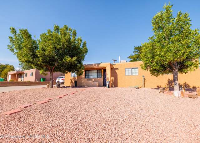 Property at 3900 Sierra Vista Dr, Farmington, NM 87402, 3 beds, 1 bath
