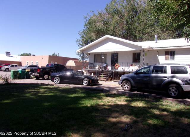 Property at 2205 Huntzinger Ave, Farmington, NM 87401, 4 beds, 3 baths