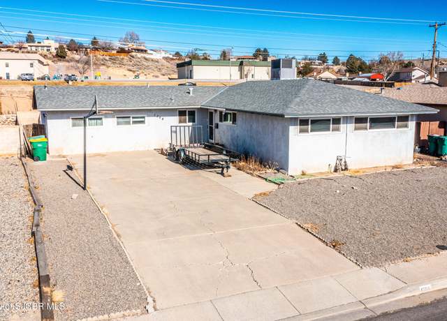 Property at 1208 E 27th St, Farmington, NM 87401, 3 beds, 2 baths