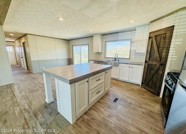Property at 865 Hope Ave, Farmington, NM 87401, 3 beds, 2 baths