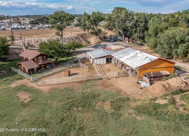 Property at 800 S Auburn Ave, Farmington, NM 87401, 2 beds, 1.5 baths