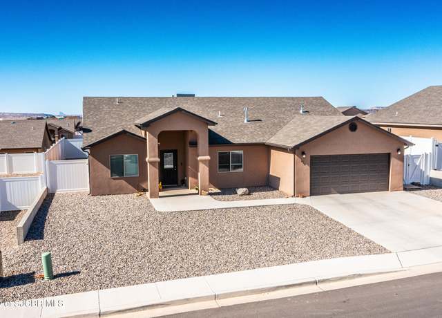 Property at 615 Sophia St, Farmington, NM 87401, 4 beds, 2 baths