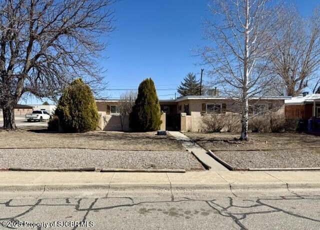 Property at 328 Heiland Rd, Aztec, NM 87410, 4 beds, 2 baths