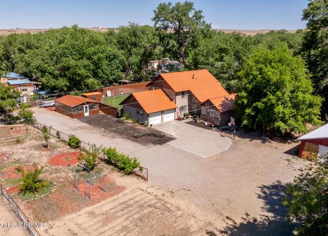 Property at 2504 1/2 Ridgeview Dr, Farmington, NM 87401, 4 beds, 3 baths