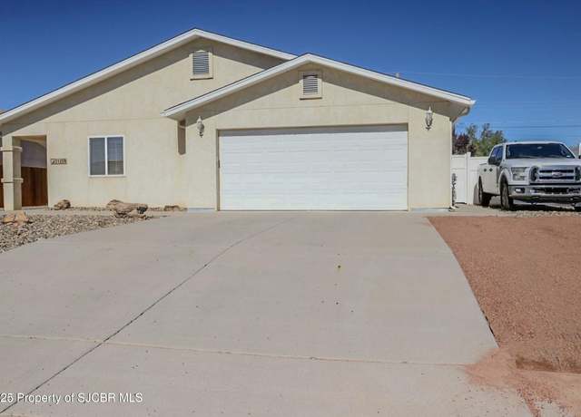Property at 3128 E Maple St, Farmington, NM 87401, 3 beds, 2 baths