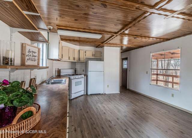 Property at 603 N Auburn Ave, Farmington, NM 87401, 2 beds, 2 baths