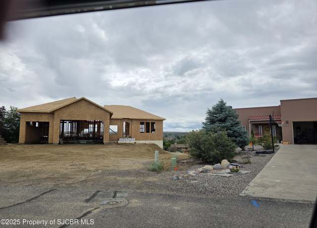 Property at 6424 Bent Tree Cir, Farmington, NM 87402, 4 beds, 3.5 baths