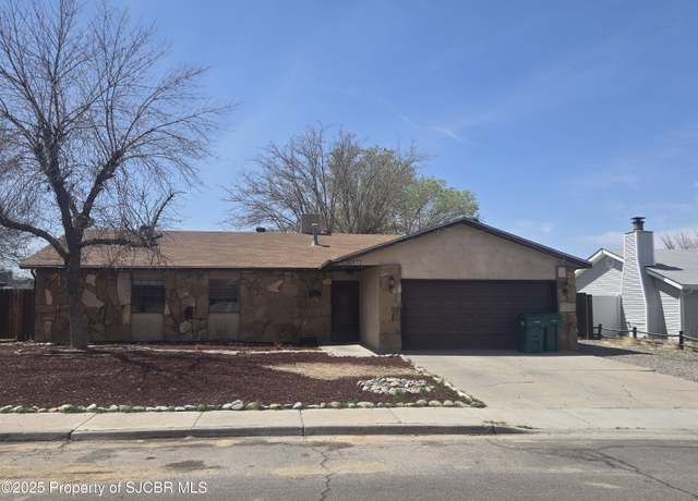 Property at 613 E 39th St, Farmington, NM 87401, 3 beds, 2 baths