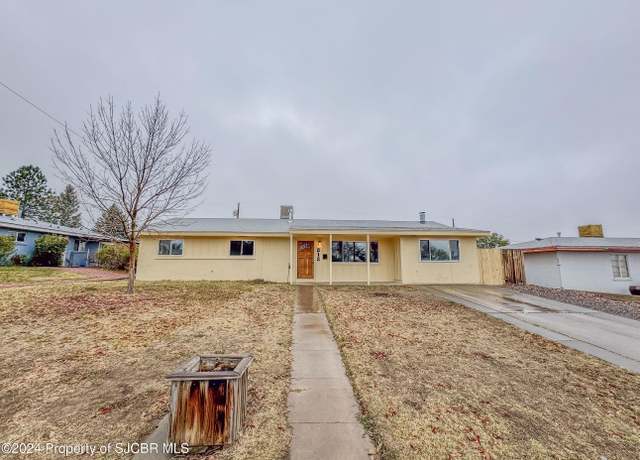 Property at 212 W 25th St, Farmington, NM 87401, 3 beds, 2 baths