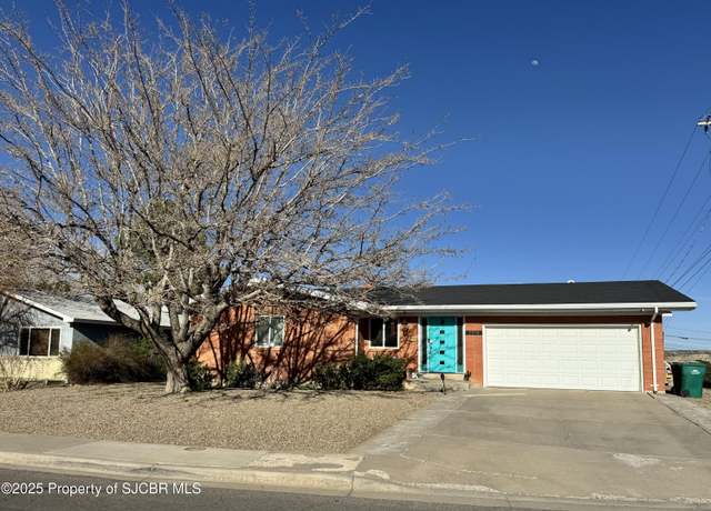 Property at 2016 N Santiago Ave, Farmington, NM 87401, 5 beds, 3 baths