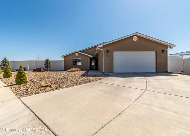 Property at 1320 Sparrowhawk Dr, Farmington, NM 87402, 3 beds, 2 baths