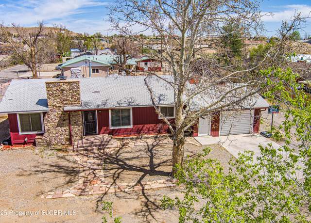 Property at 200 Hermosa Dr, Aztec, NM 87410, 4 beds, 2 baths