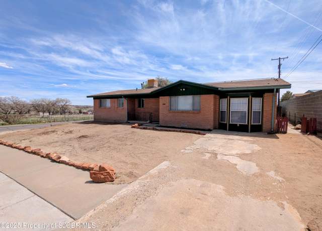 Property at 1911 E 25th St, Farmington, NM 87401, 3 beds, 2 baths