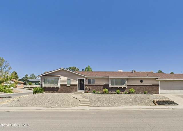 Property at 500 E 37th St, Farmington, NM 87401, 3 beds, 2.5 baths