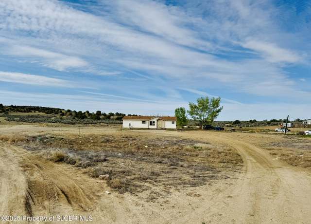 Property at 118 Road 3566, Flora Vista, NM 87415, 3 beds, 2 baths