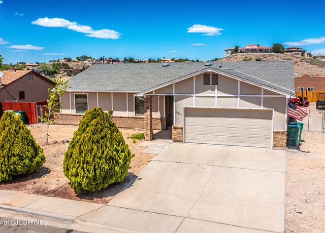 Property at 1304 E 36th St, Farmington, NM 87401, 3 beds, 2 baths