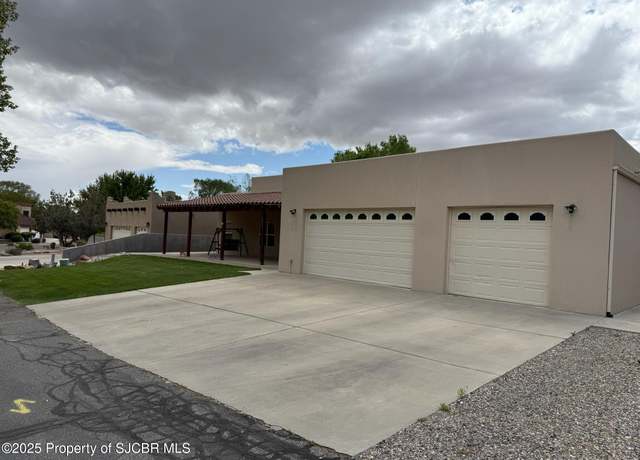 Property at 6029 Bayhill Dr, Farmington, NM 87402, 4 beds, 2 baths
