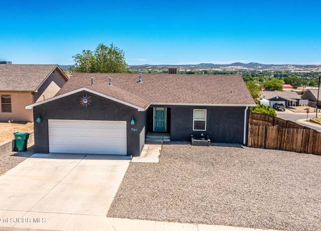 Property at 3167 Mascarenas Dr, Aztec, NM 87410, 3 beds, 2 baths