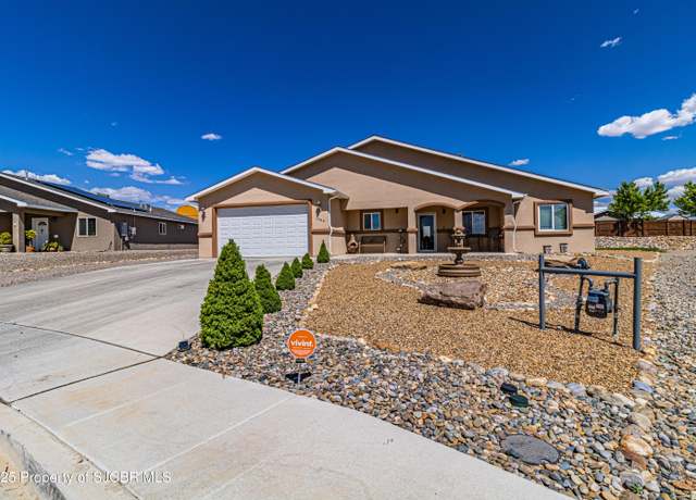 Property at 1388 Bluejay Cir, Farmington, NM 87401, 4 beds, 2 baths