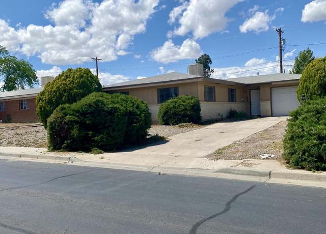 Property at 208 W 27th St, Farmington, NM 87401, 3 beds, 2 baths